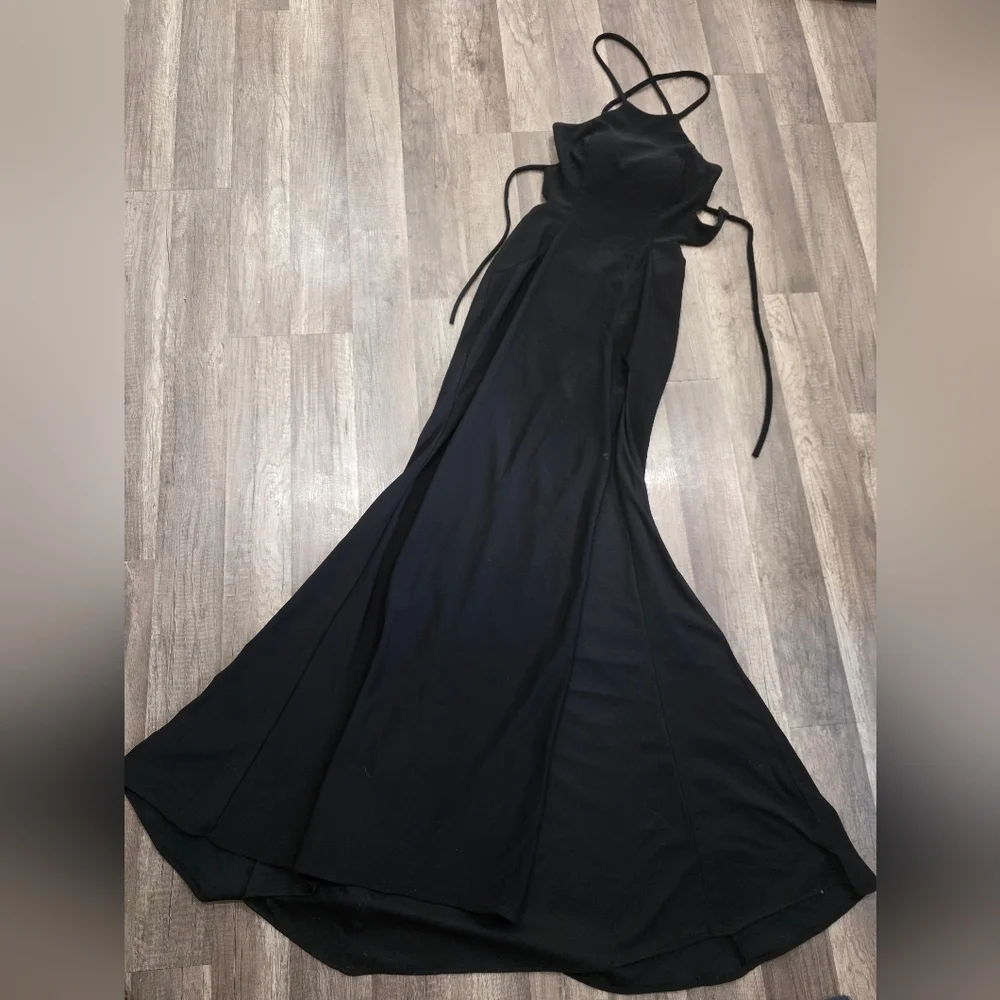 GB Black Mermaid Gown Cut Out Tie Back 3 Prom Wedding Formal Stunning Y2k
